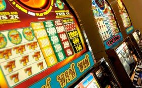 Studio live dealer milo88 dengan dealer profesional dan perlengkapan kasino standar